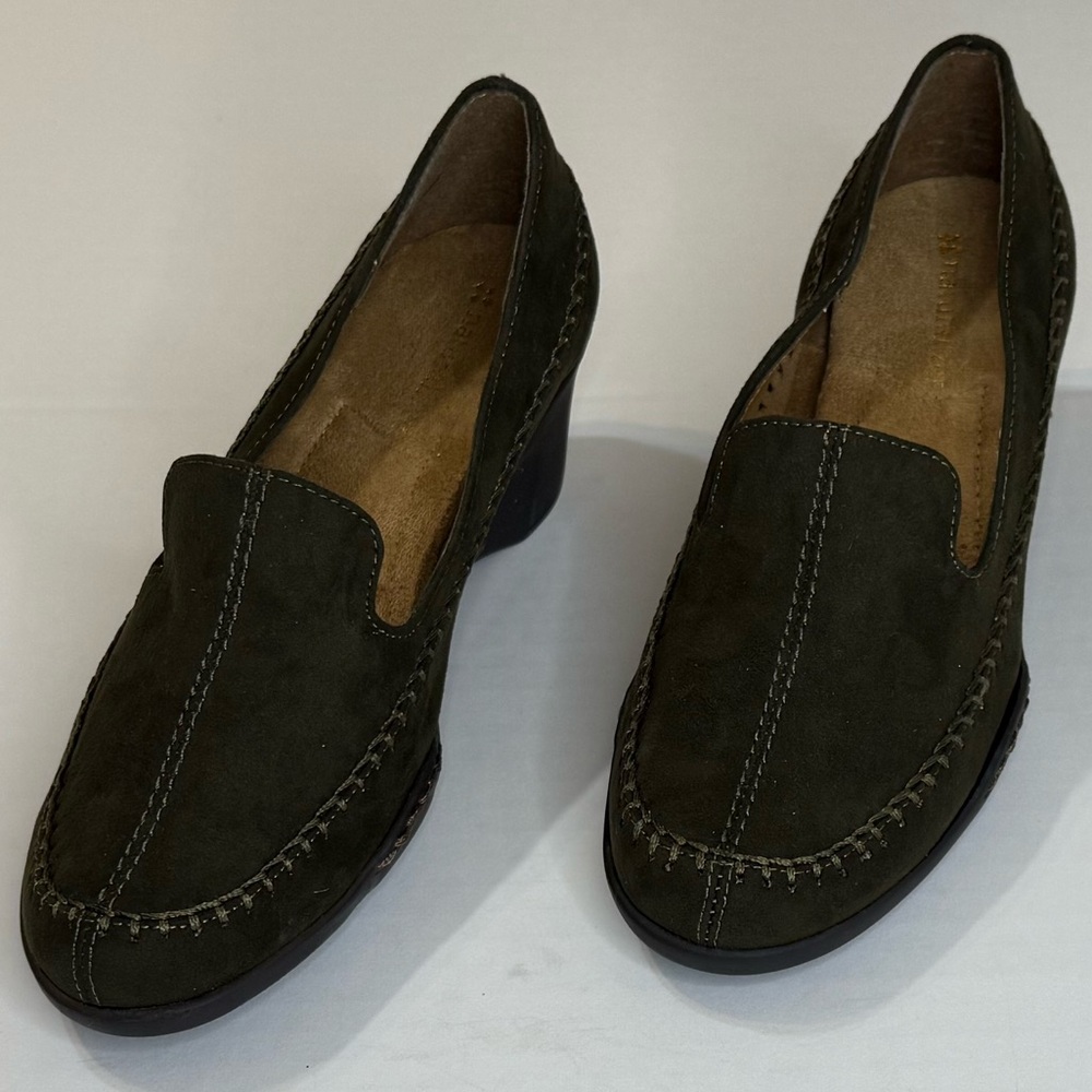 Naturalizer Sz 6M Olive Suede Leather Wedge Loafers